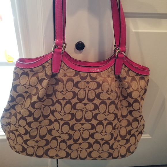 Authentic Coach signature large tote - Picture 2 of 8
